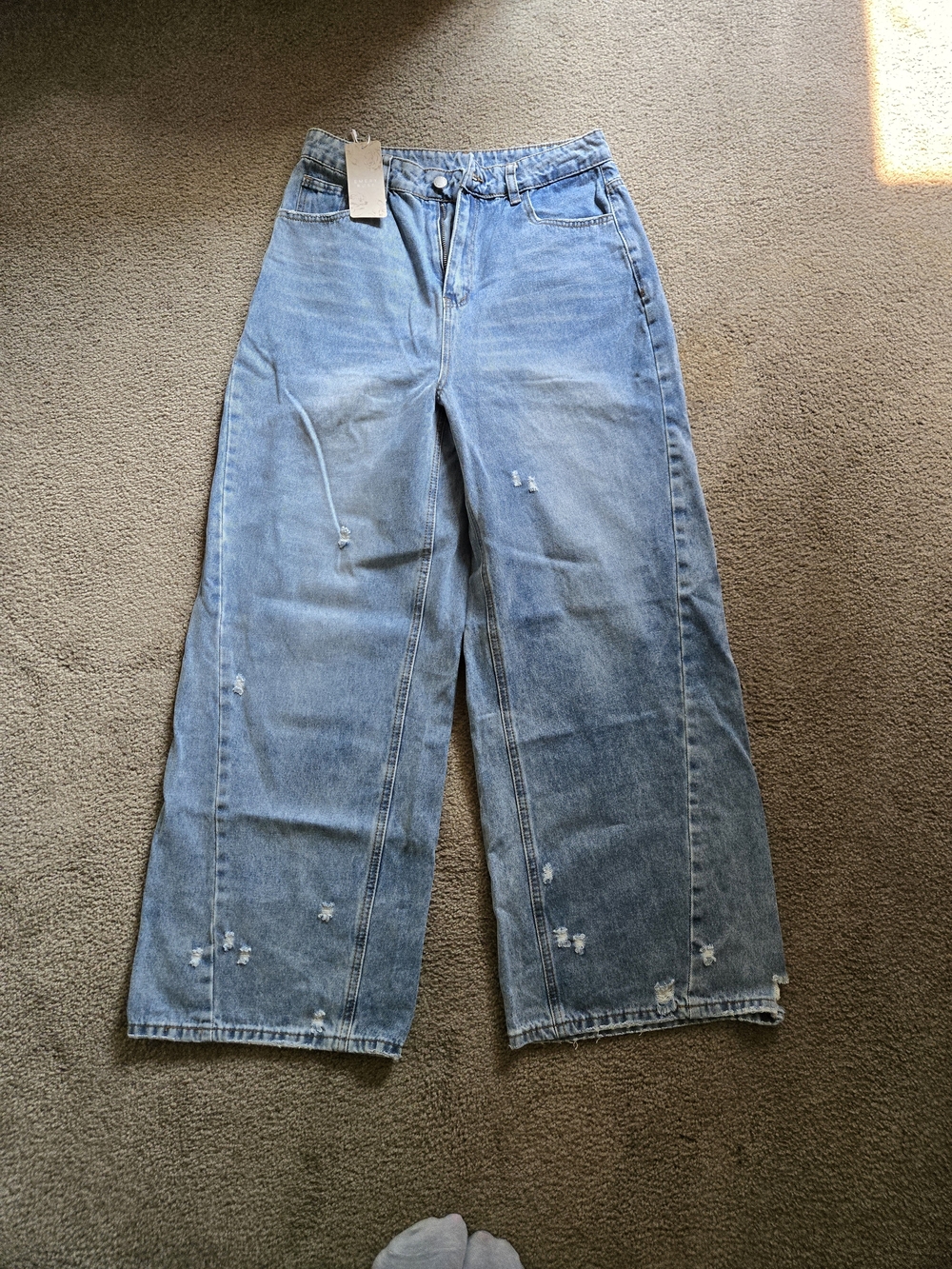 Emery Rose Wide Leg Barrel Leg Distressed Women’s Jeans - Light Blue